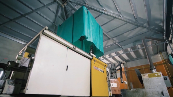 Cold chamber 300T die-casting machine