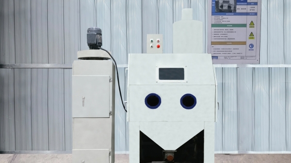 Manual sandblasting machine