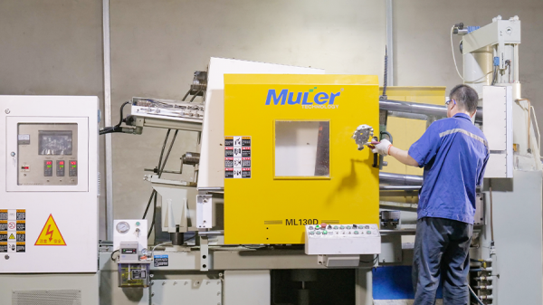 Hot chamber 130T die-casting machine