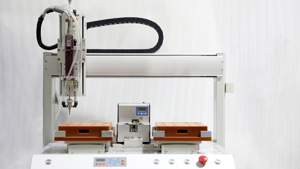 Automatic gluing machine